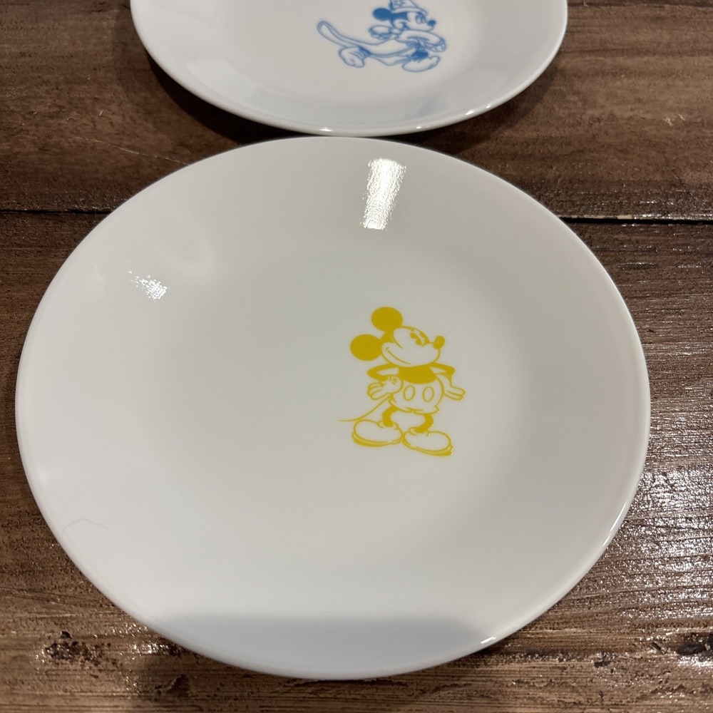 4 Corelle Disney MICKEY MOUSE 6 3/4" Appetizer Dessert BREAD PLATES - Picture 2 of 5